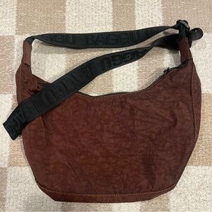 Baggu MEDIUM CHOCOLATE CRESCENT